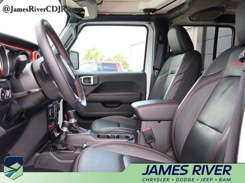 Used 2023 Jeep Wrangler Unlimited Rubicon w/ Cold Weather Group AWD/4WD image 22
