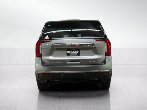 Used 2024 GMC Yukon XL SLT w/ SLT Premium Package AWD/4WD image 4