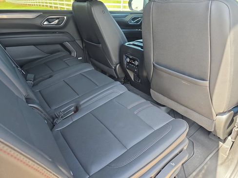 Used 2024 Chevrolet Suburban RST w/ Sport Performance Package AWD/4WD image 11