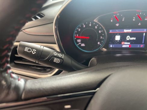 Used 2022 Chevrolet Equinox RS w/ RS Leather Package FWD image 18