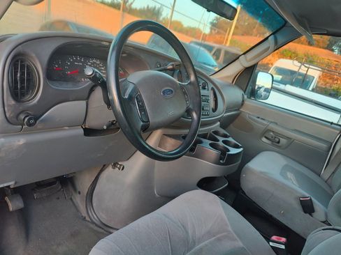 Used 2007 Ford E-350 and Econoline 350 XLT image 9