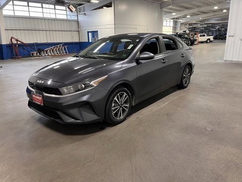 Used 2023 Kia Forte LXS image 7