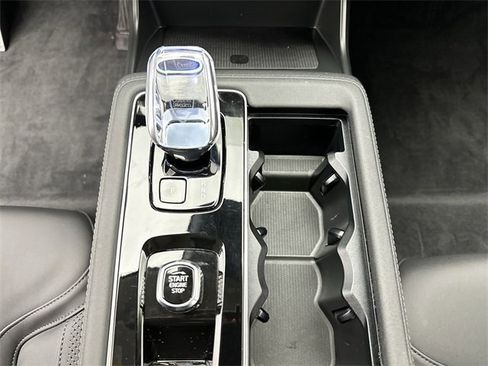 Used 2025 Volvo XC90 B6 Plus w/ Protection Package Premier image 20