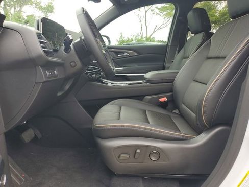 New 2026 Chevrolet Traverse High Country FWD image 10