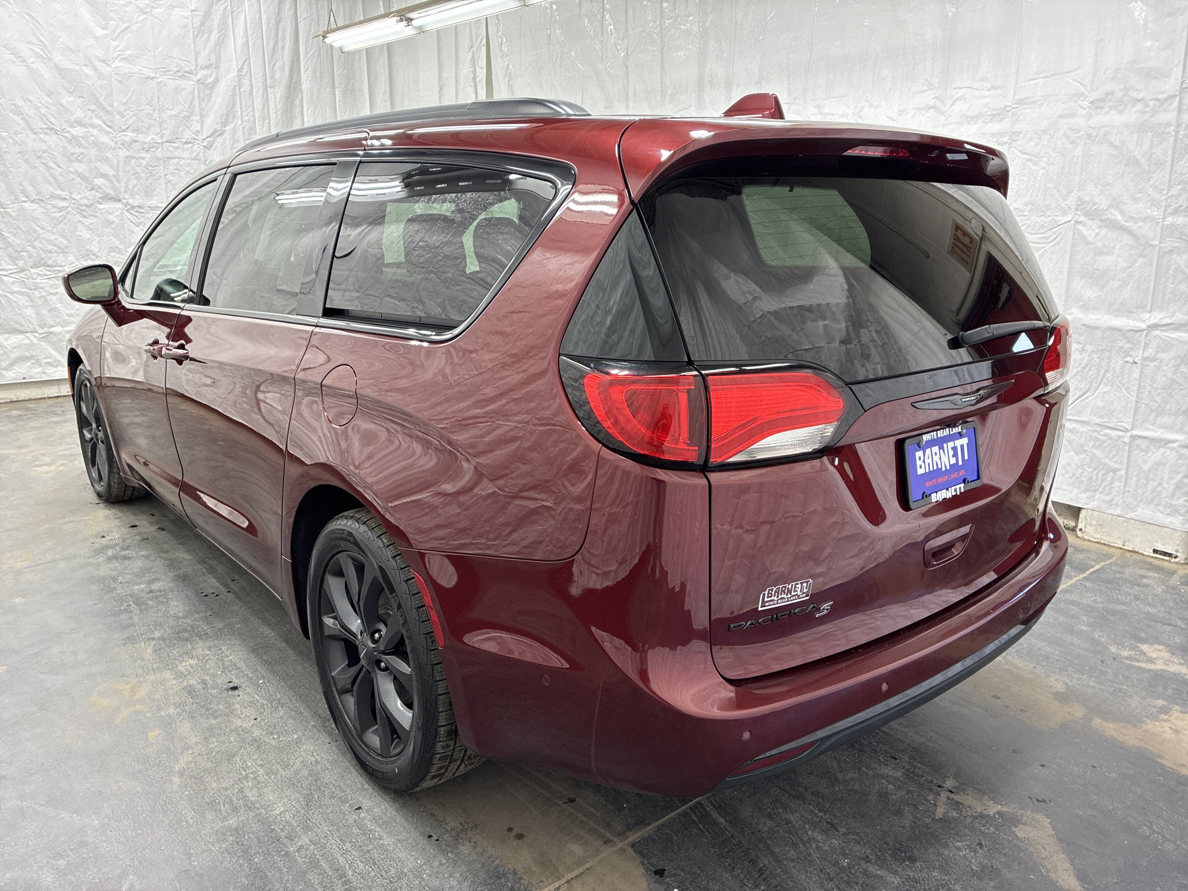 Used 2020 Chrysler Pacifica Touring-L Plus w/ Advanced Safetytec Group FWD image 9