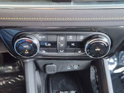 Used 2025 Chevrolet TrailBlazer ACTIV w/ Convenience Package image 16