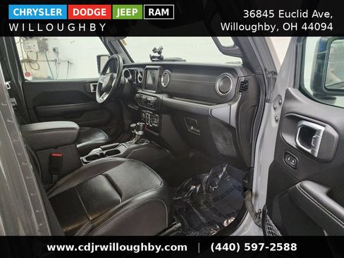 Used 2020 Jeep Wrangler Unlimited Sahara w/ Uconnect 4C Nav & Sound Group AWD/4WD image 33