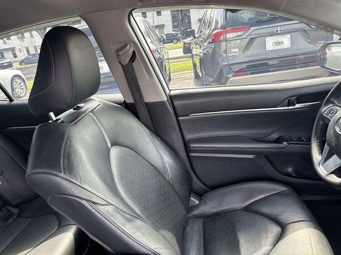 Used 2019 Toyota Camry XSE FWD image 13