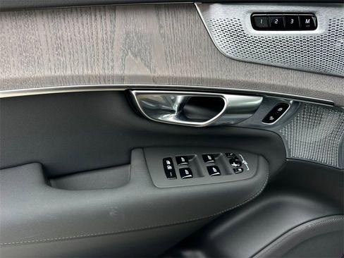 New 2026 Volvo XC90 T8 Ultra w/ Lounge Package image 10
