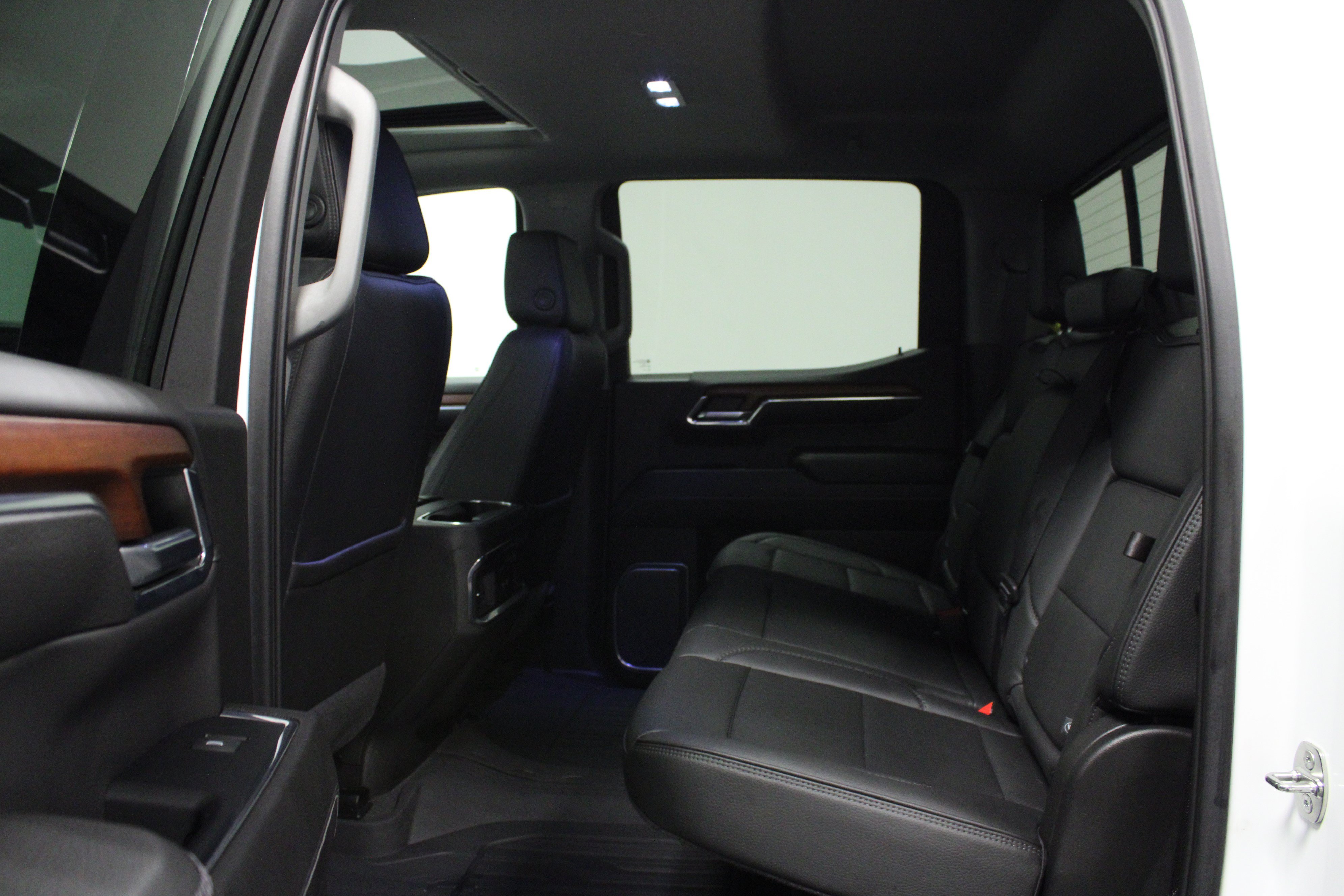 Used 2023 GMC Sierra 1500 Denali w/ Denali Reserve Package AWD/4WD image 13