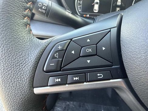 New 2025 Nissan Versa SR w/ Trunk Package image 25