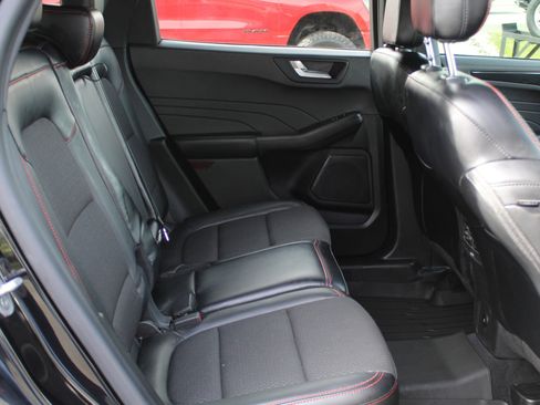 Used 2023 Ford Escape ST-Line w/ Tech Pack #1 AWD/4WD image 18