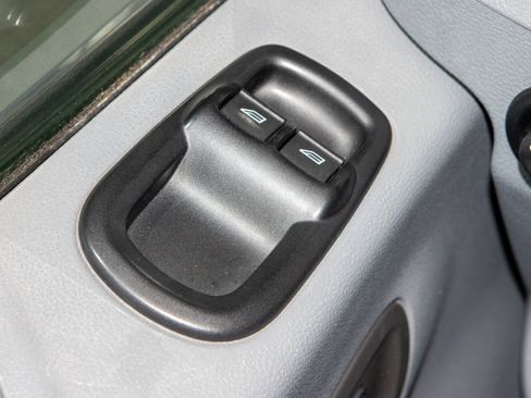 Used 2019 Ford Transit 250 148 Medium Roof image 20