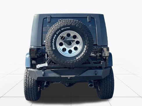 Used 2008 Jeep Wrangler Unlimited Sahara AWD/4WD image 4