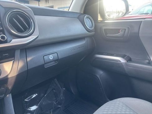 Used 2021 Toyota Tacoma SR5 image 31