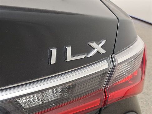 Used 2019 Acura ILX w/ Premium Package image 9
