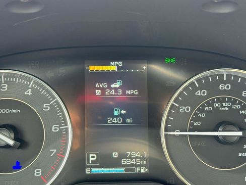 Used 2017 Subaru Impreza 2.0i Limited image 10