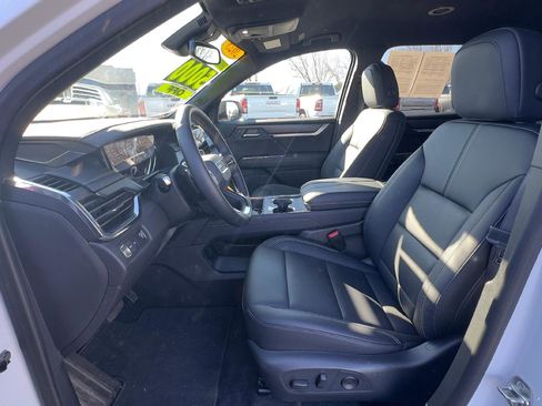 Used 2025 GMC Acadia Elevation w/ Elevation Premium Package image 14