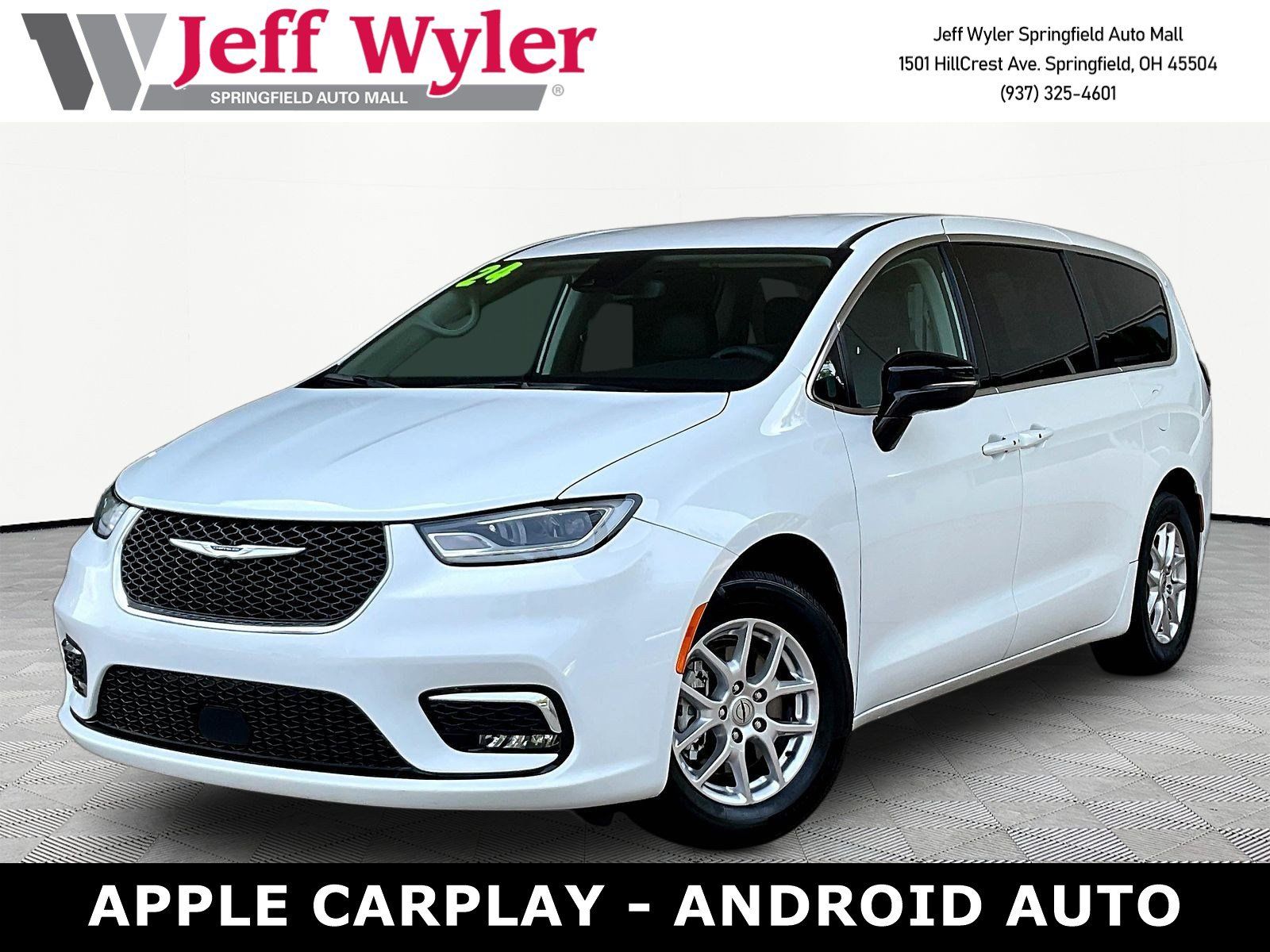 Used 2024 Chrysler Pacifica Touring-L FWD image 1