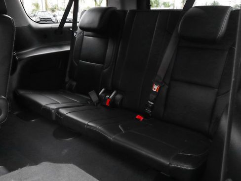 Used 2019 Chevrolet Suburban Premier RWD image 52