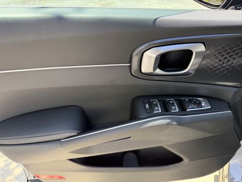 New 2025 Kia Sorento S w/ Panoramic Sunroof Package image 17