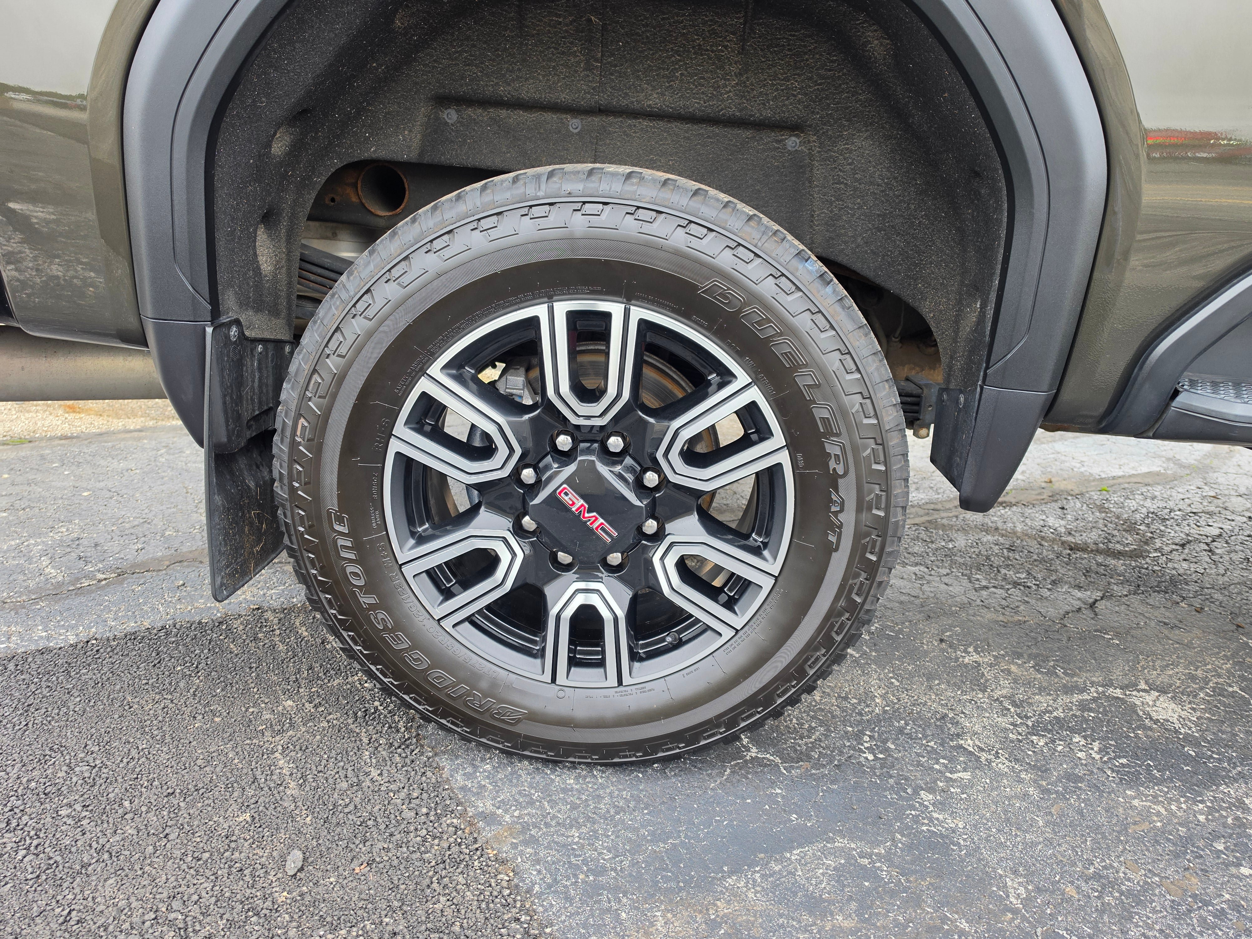Used 2022 GMC Sierra 2500 AT4 w/ AT4 Preferred Package AWD/4WD image 15