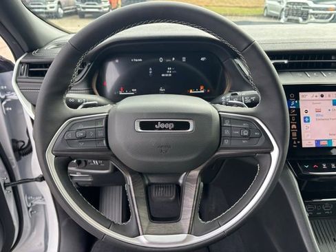 New 2026 Jeep Grand Cherokee Altitude AWD/4WD image 15
