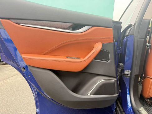 Used 2017 Maserati Levante w/ Luxury Package image 13