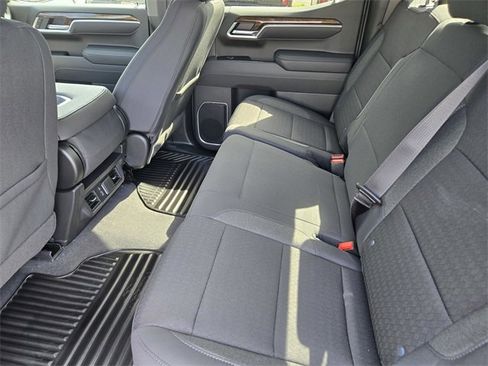 New 2026 GMC Sierra 1500 SLE image 14
