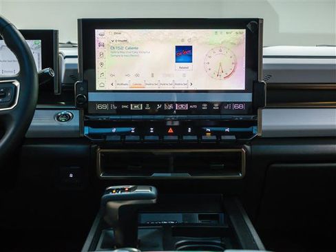 Used 2024 GMC Hummer EV 3X w/ Omega Edition image 30