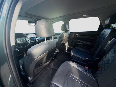 Used 2021 Kia Sorento SX Prestige image 25