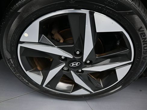 Used 2022 Hyundai Elantra Limited FWD image 41