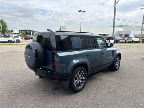 Used 2025 Land Rover Defender 110 X-Dynamic SE AWD/4WD image 5