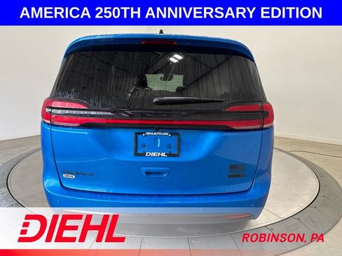 New 2027 Chrysler Pacifica Select FWD image 6