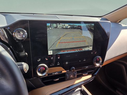 Certified 2025 Lexus NX 250 FWD w/ Premium Package image 15