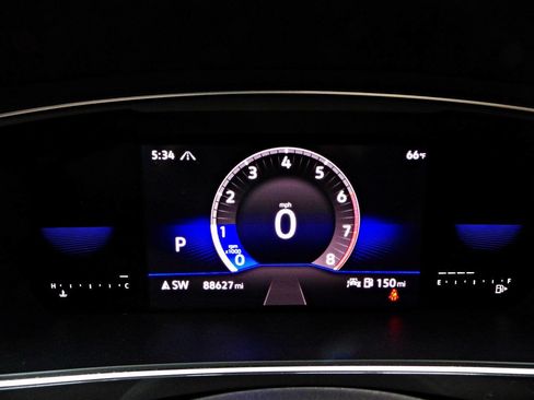 Used 2022 Volkswagen Tiguan SE R-Line image 20