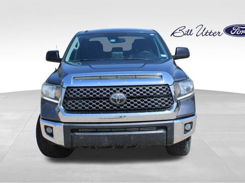 Used 2018 Toyota Tundra SR5 w/ SR5 Upgrade Package image 2