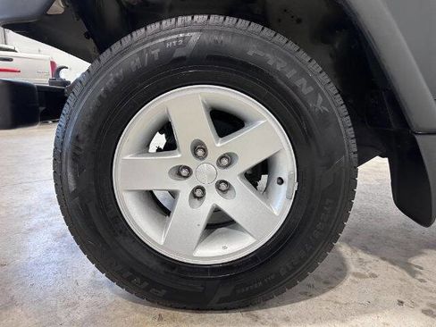 Used 2005 Jeep Wrangler Unlimited Rubicon AWD/4WD image 21