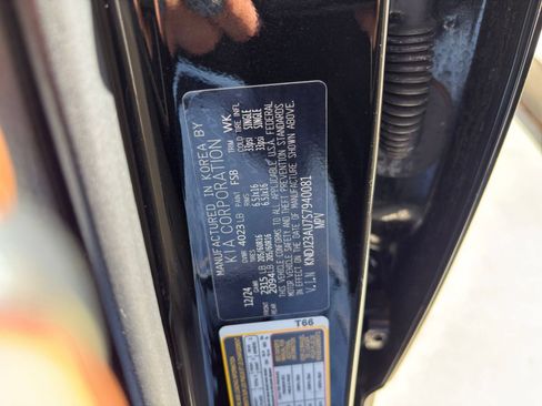 Used 2025 Kia Soul LX w/ LX Technology Package FWD image 24