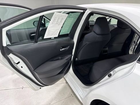 Used 2021 Toyota Corolla LE w/ LE Convenience Package FWD image 19