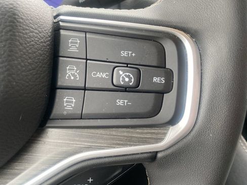 Used 2024 Jeep Wagoneer L Series II w/ Flexible Seating Group image 19