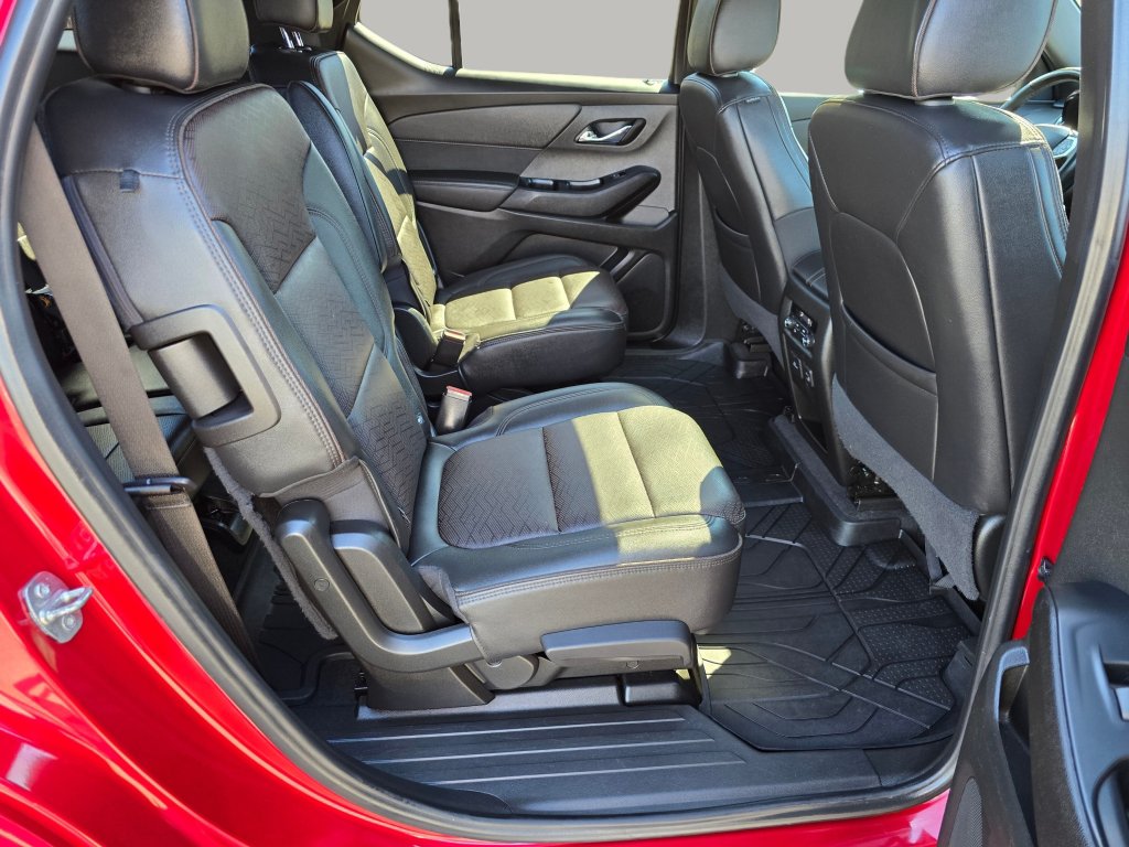 Used 2023 Chevrolet Traverse High Country w/ LPO, 'HIT The Road' Package AWD/4WD image 27