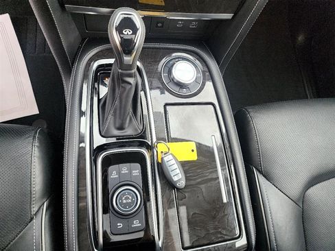 Used 2024 INFINITI QX80 Luxe image 20