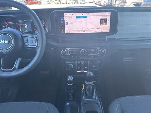 Used 2025 Jeep Wrangler Sport S image 20