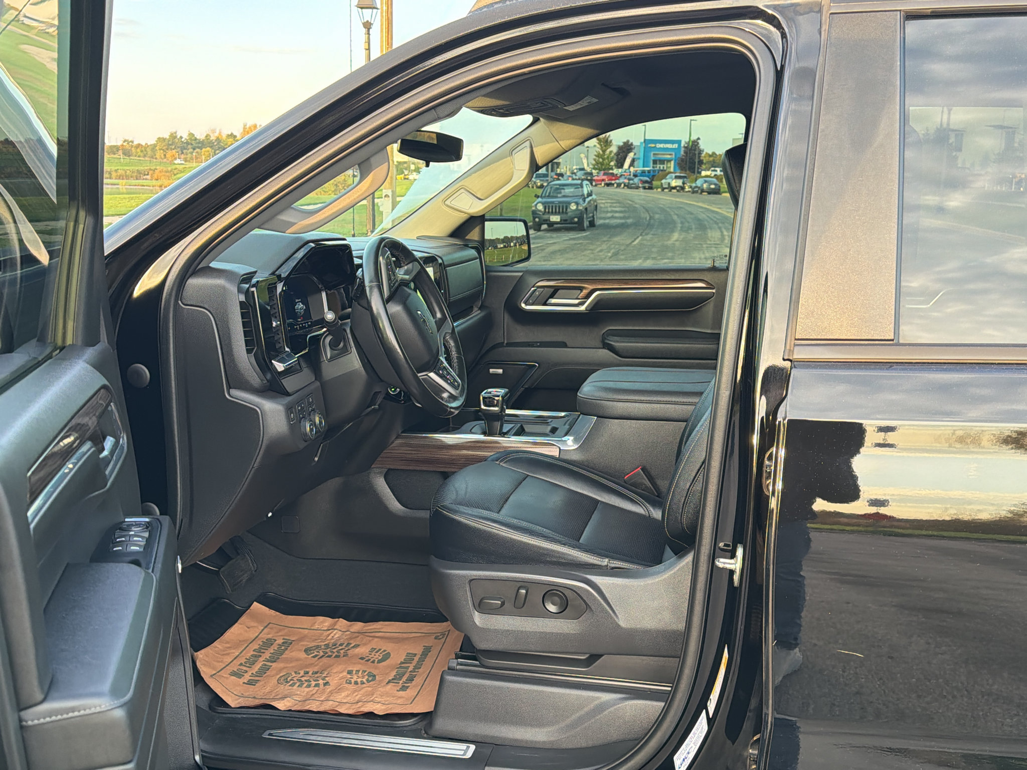 Used 2023 Chevrolet Silverado 1500 RST w/ Convenience Package II AWD/4WD image 14