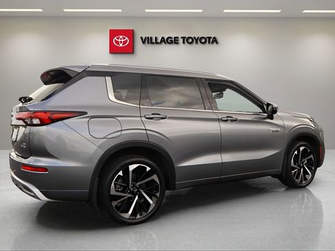 Used 2023 Mitsubishi Outlander SEL AWD/4WD image 5