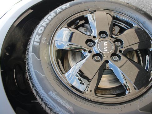 Used 2015 MINI Cooper 2-Door Hardtop image 7