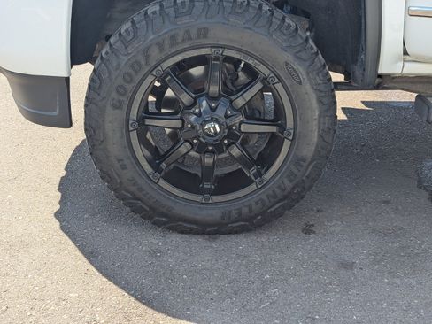 Used 2015 GMC Sierra 2500 Denali w/ Duramax Plus Package AWD/4WD image 44