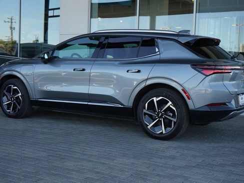 New 2025 Chevrolet Equinox EV LT image 6