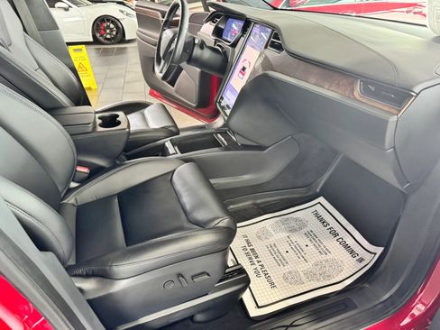 Used 2020 Tesla Model X image 12